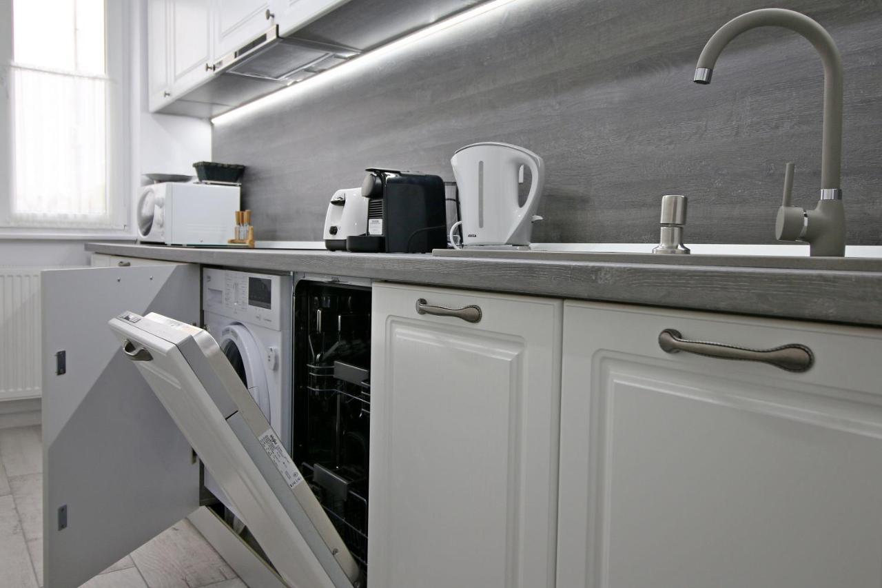 White Stone Apartment ซีบิว ภายนอก รูปภาพ
